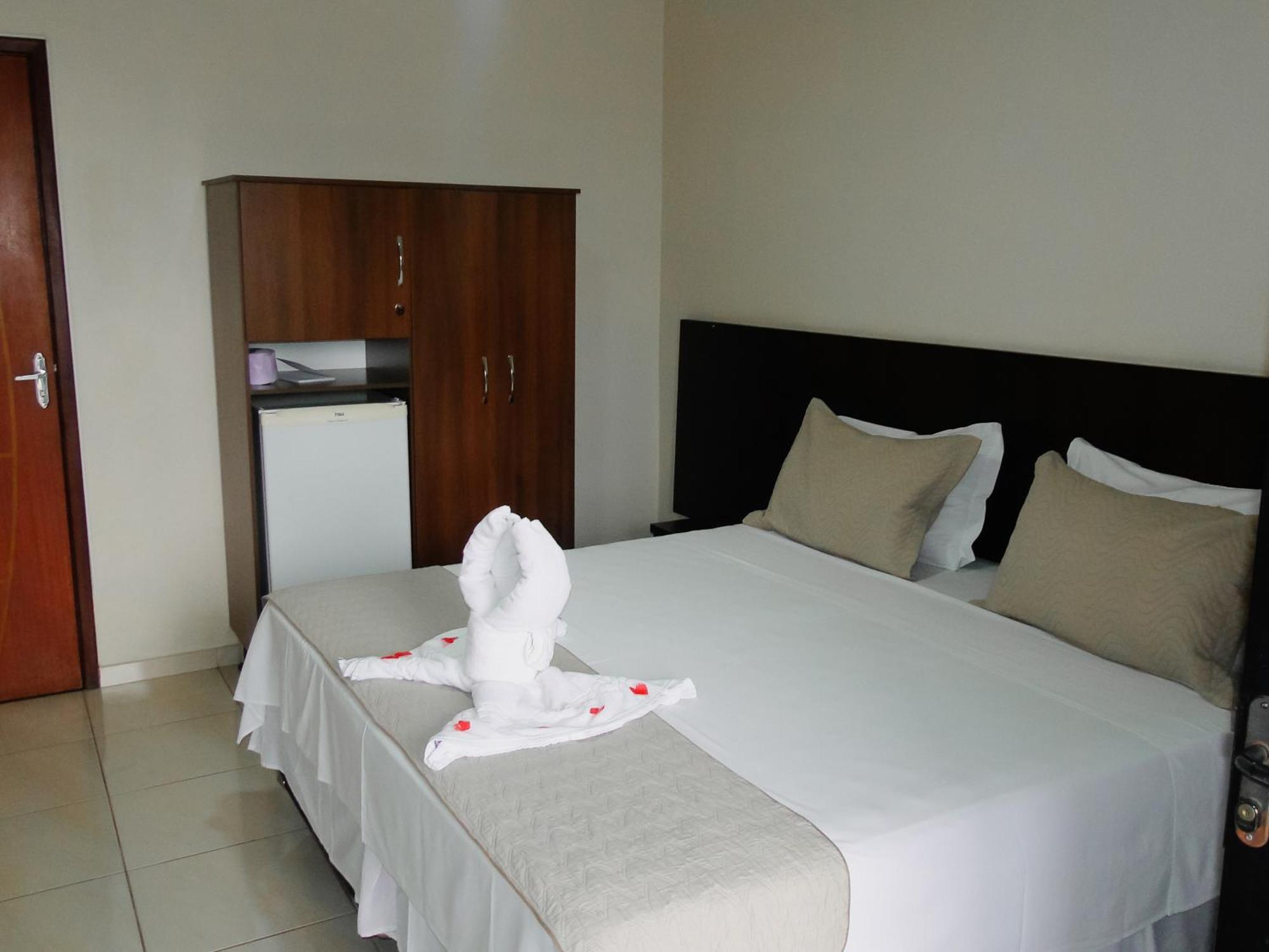 Standard Suite,1079193550:JPEG